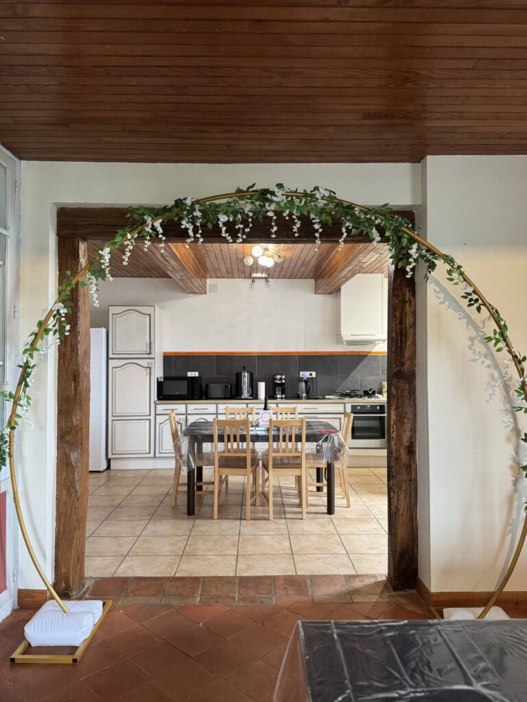 La Maison — Passage vers la cuisine