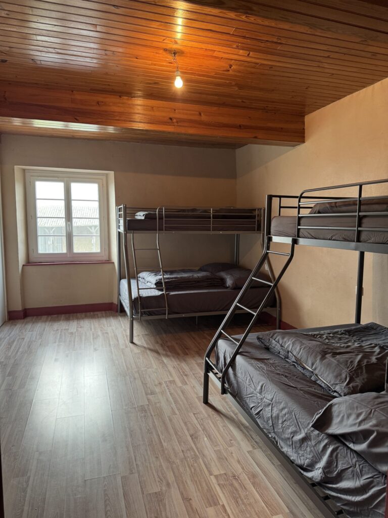 La Maison — Chambre avec lits superposés