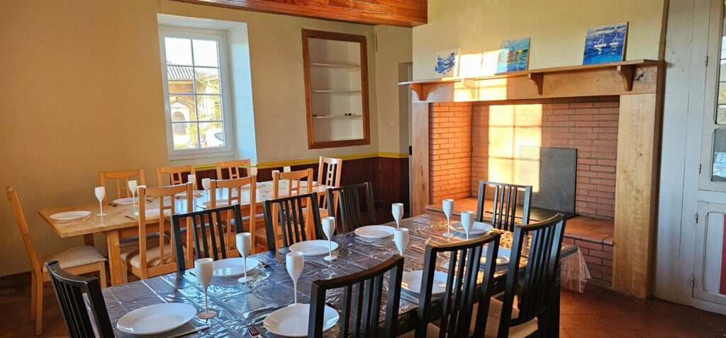 La Maison — Salle à manger dressée