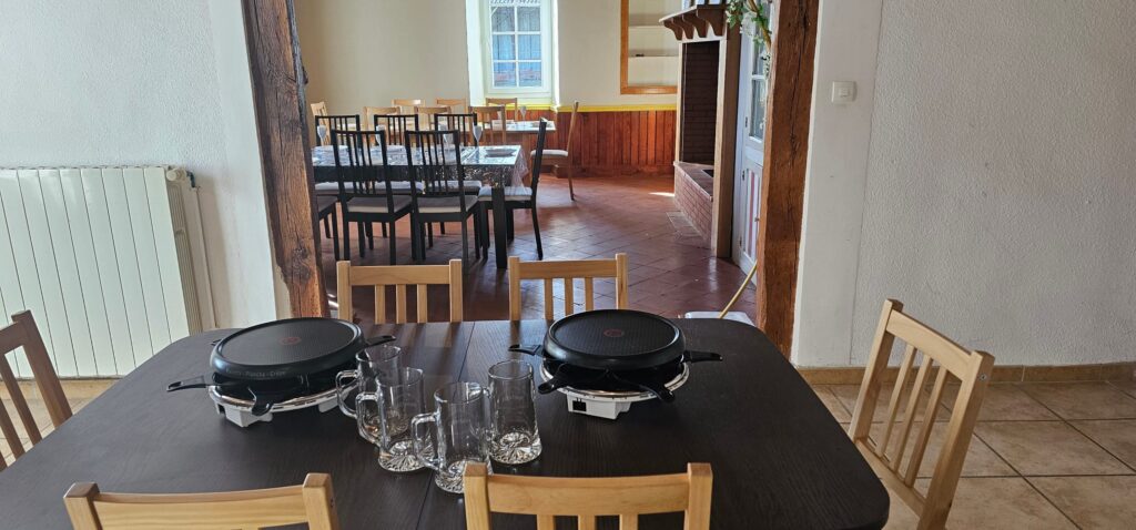 La Maison — Table raclette