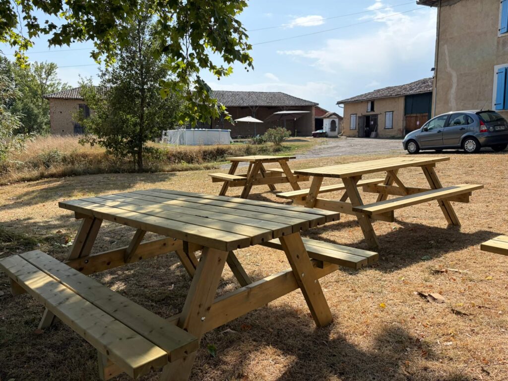 La Maison — Tables de pique-nique