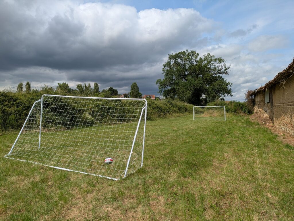 La Maison — Terrain de foot